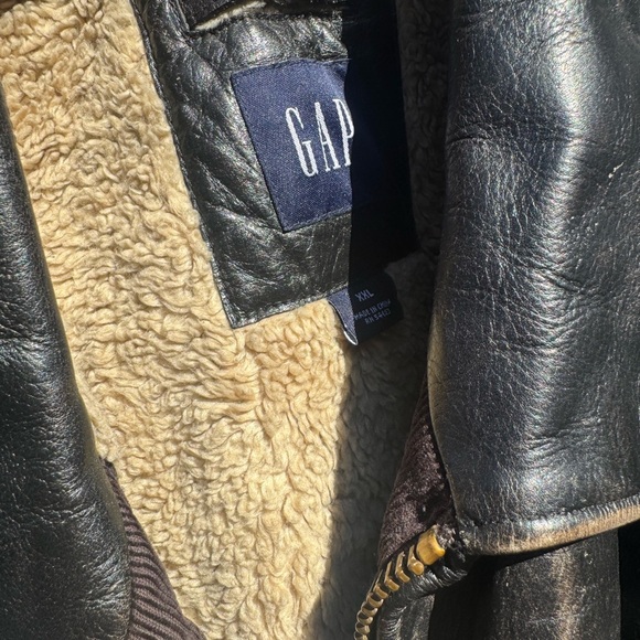 Gap Sherpa Lined Leather Bomber Jacket - Picture 2 of 3